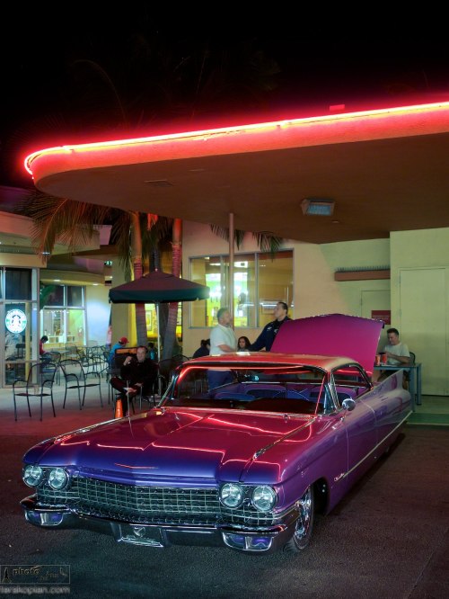 Bob's Big Boy in Burbank is a burger restaurant where every Friday night, classic car enthusiasts gather to show off their classic restored cars and hotrods. Los Angeles, California, USA. January 17, 2014. Photo: Edmond Terakopian