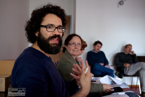 IFC (International Features Conference), Media Campus (Medienstifftung der Sparkasse Leipzig), Poetenweg, Leipzig, Germany. Thomas Martin Gasser (ORF) and the delegates discuss the features programmes listened too earlier in the main hall. May 14, 2014. Photo: Photo: Edmond Terakopian